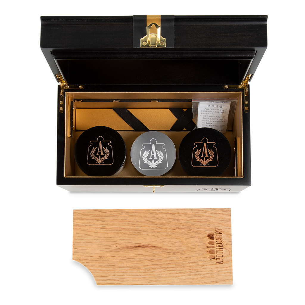2 Strain Apothecarry Travel Case Ships on or before 12-15-2025